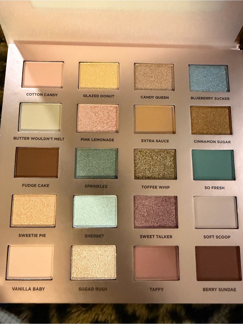 ICONIC London Eyeshadow Palette - Pastel Pink, Yellow, Gold, Blue, Green, Brown